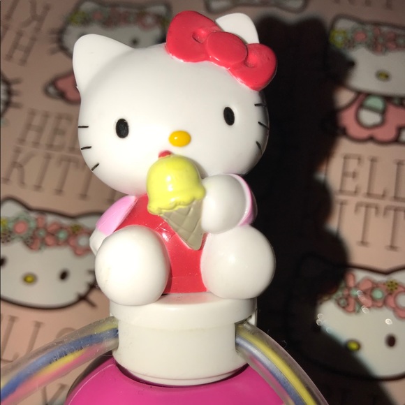 ❤️HELLO KITTY SPIN LIGHT UP TOY ❤️ - Picture 3 of 6